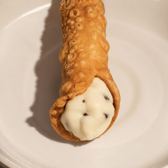 Cannoli.