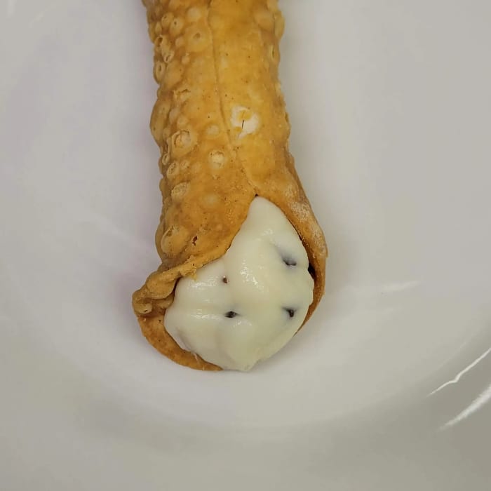 Cannoli.